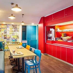 Hotel Hotelf1 Centre Courtine Gare Tgv Avinhão